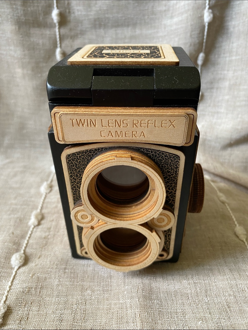 KALDI Novelty gift Twin Lens Reflex Camera - Black & Tan Wood box